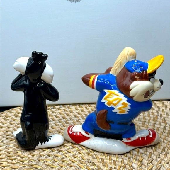 Vintage 1993 Warner Bros Sylvester Salt Shaker & Tazmanian Devil Pepper Shaker - Picture 3 of 5